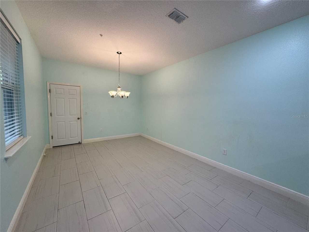 9743 Amber Chestnut Way - Photo 7 of 37