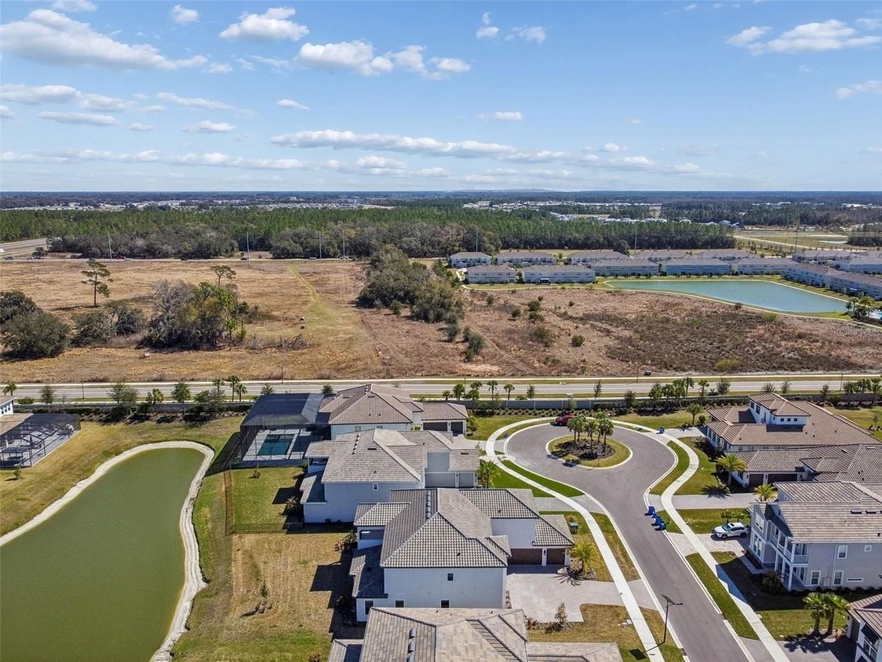 34109 Tributary Ct - Photo 3 of 50