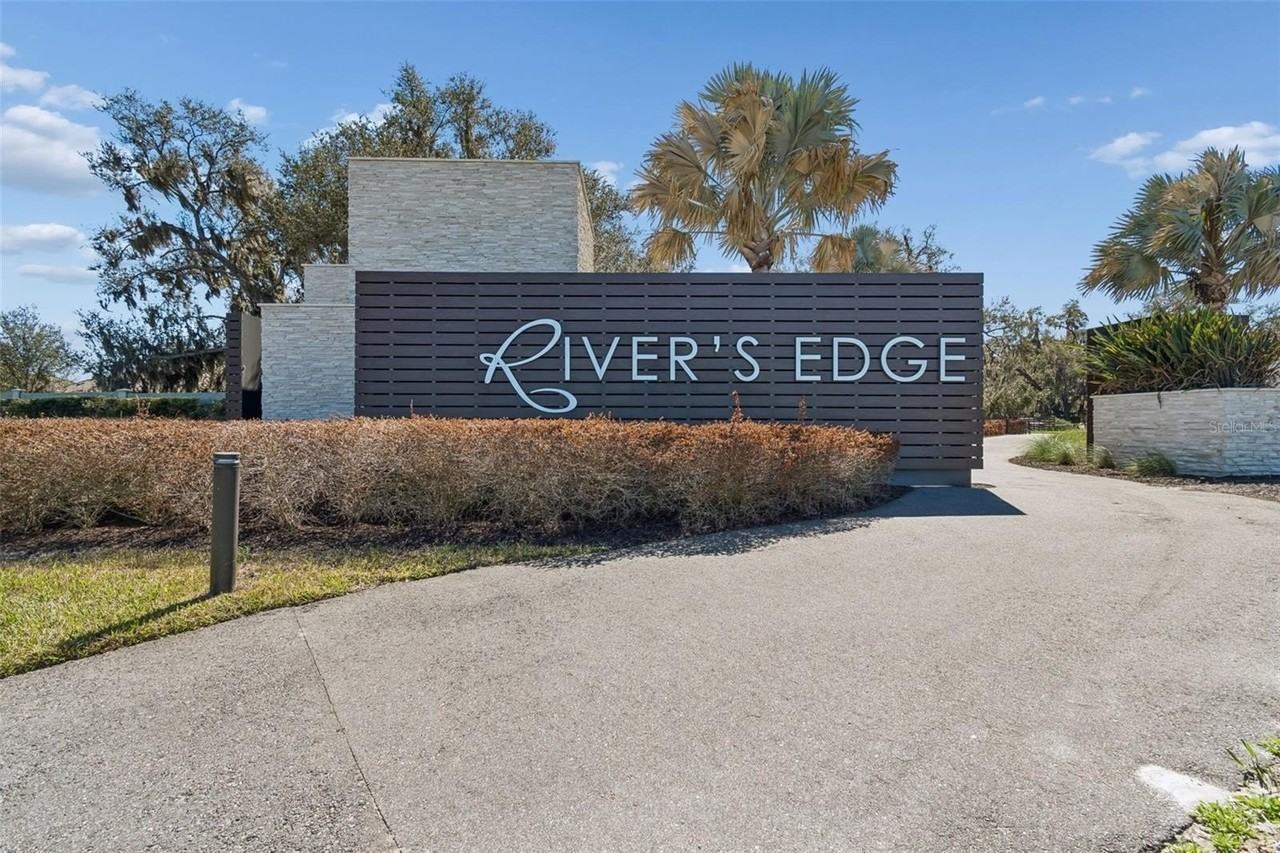 34109 Tributary Ct - Photo 5 of 50