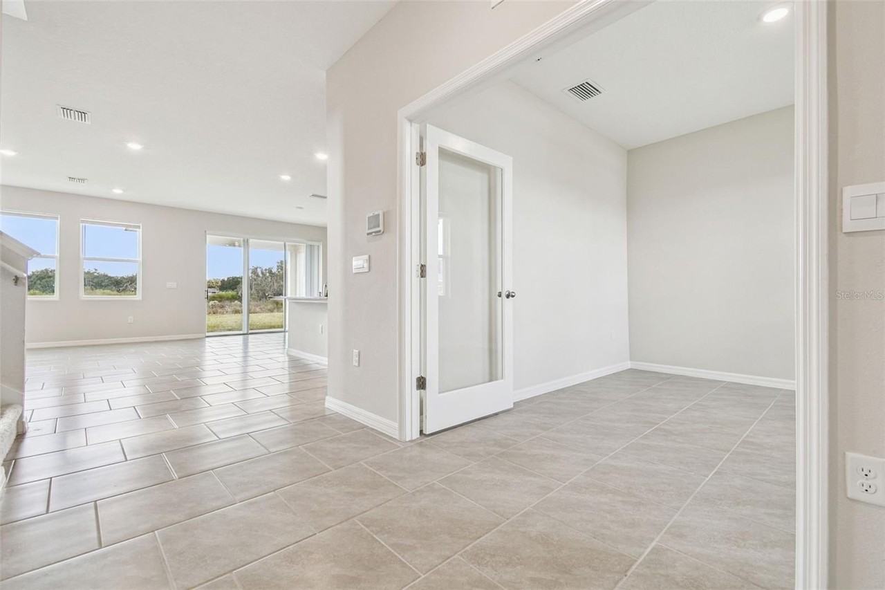 3827 Sunny Spring St - Photo 6 of 50