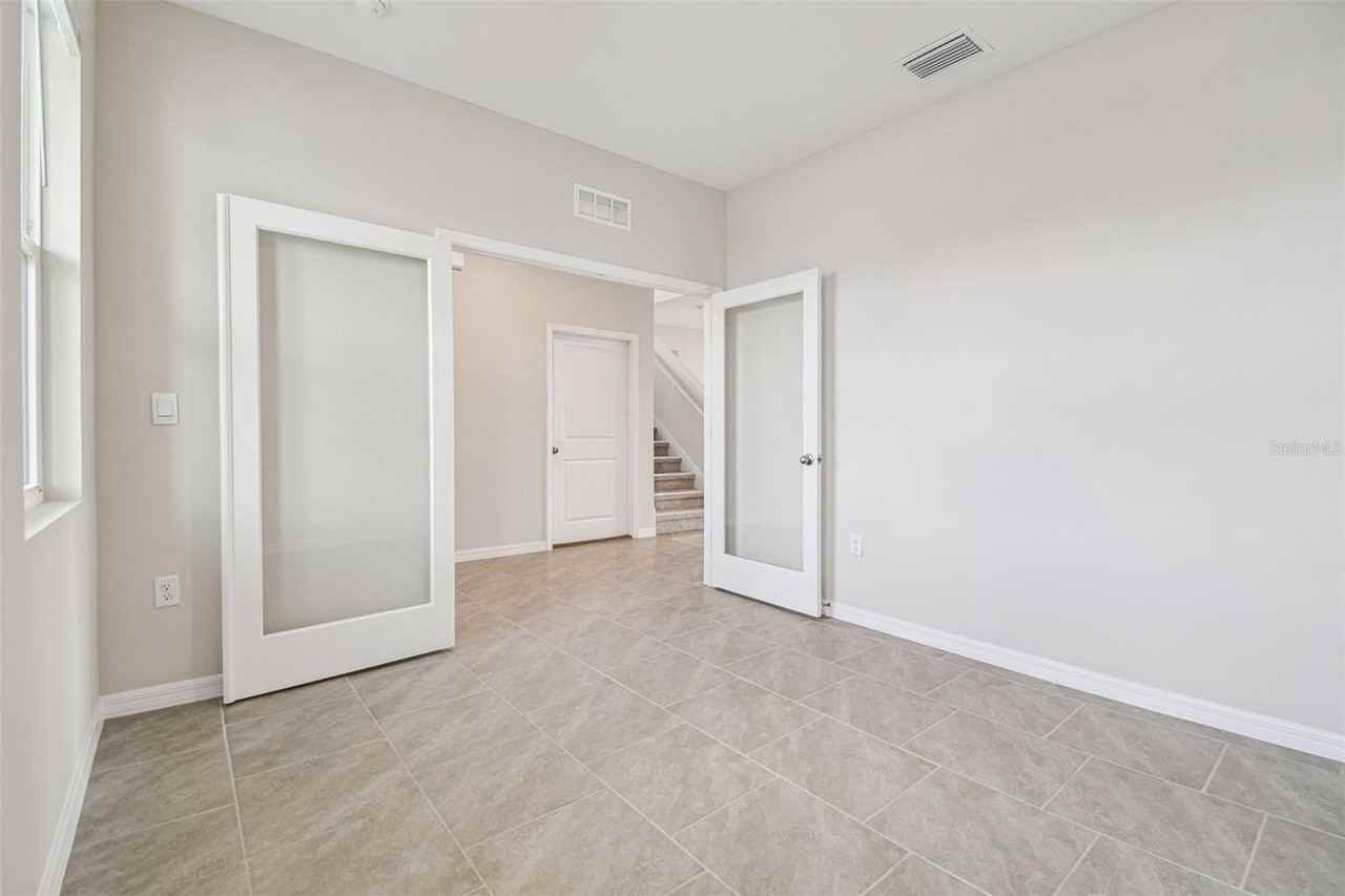 3827 Sunny Spring St - Photo 7 of 50