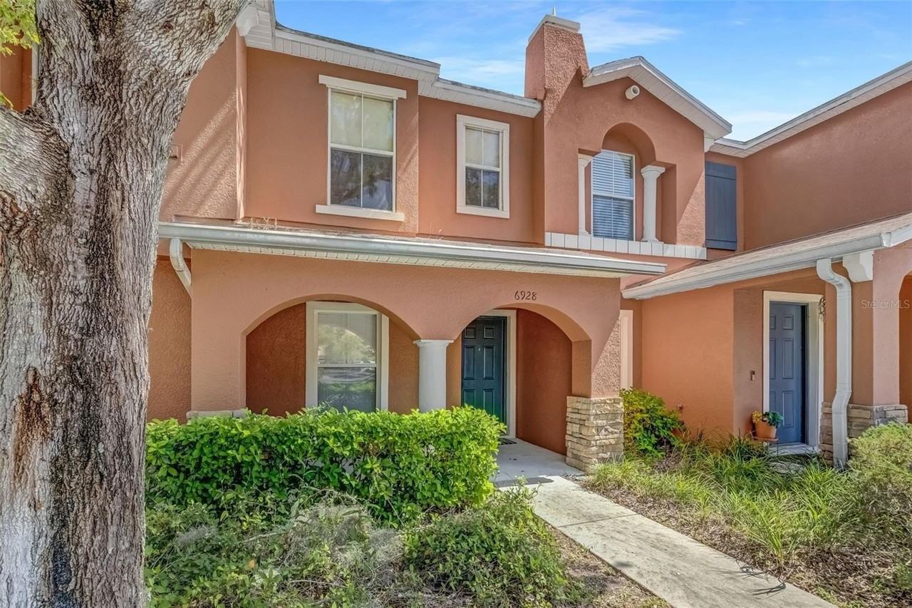 6928 Hawthorne Trace Ln - Photo 7 of 38