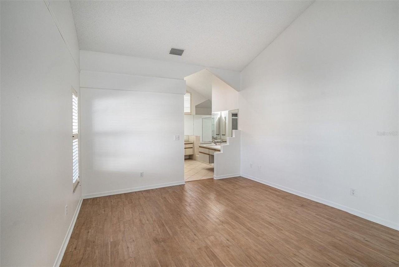 914 Stratford Manor Dr - Photo 3 of 14