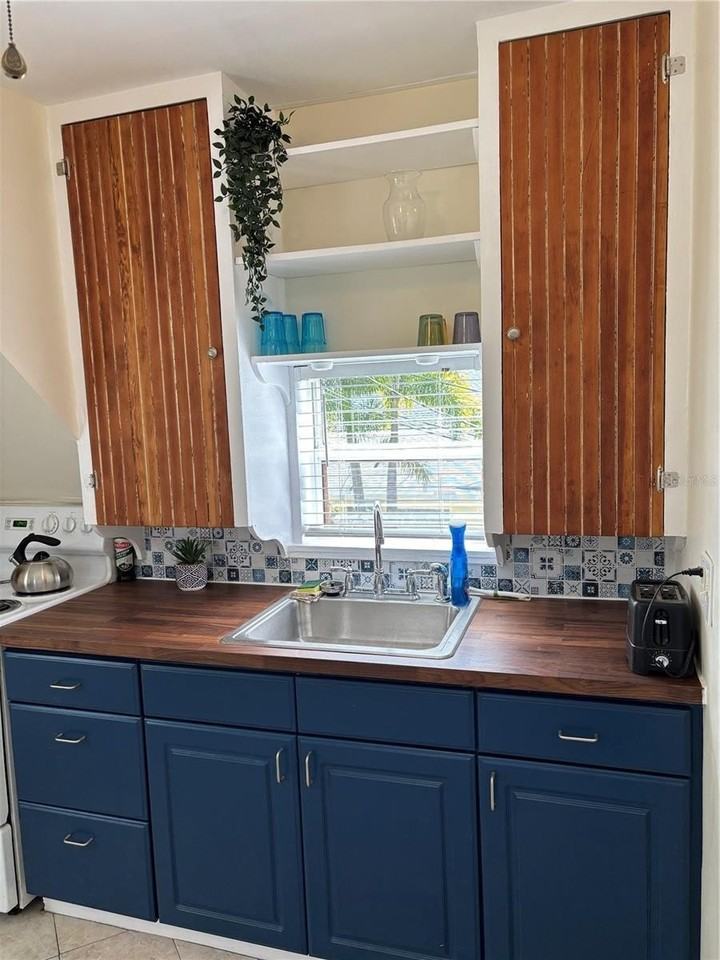 810 22nd Ave N #2 - Photo 4 of 24