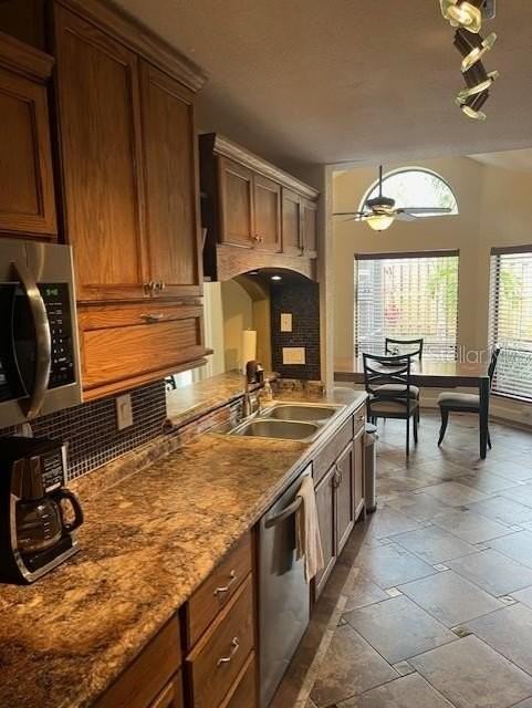 2813 Amberly Ct - Photo 6 of 17