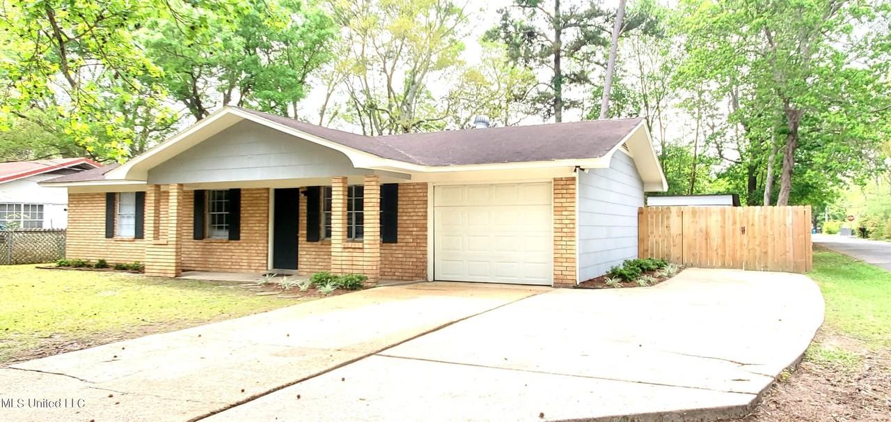 614 Dogwood Rd - Photo 2 of 16