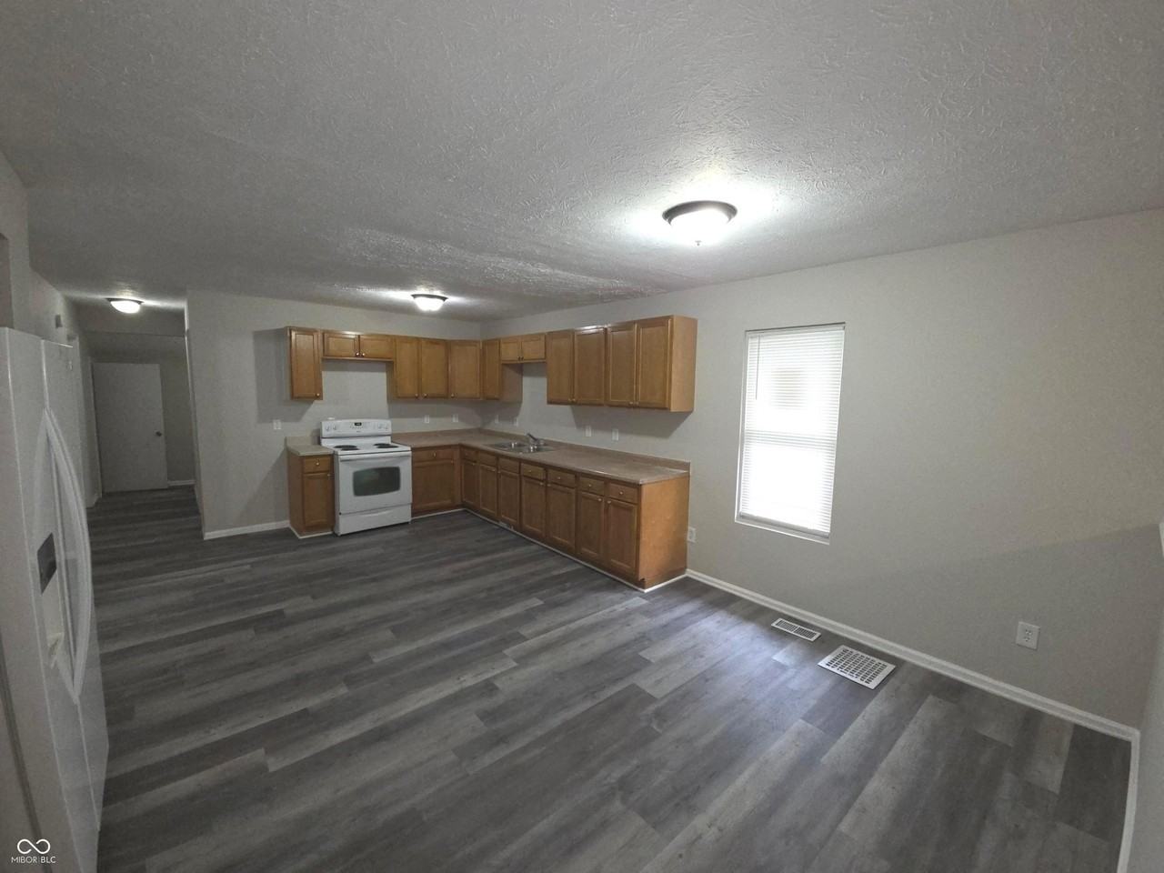 3614 E New York St - Photo 5 of 20