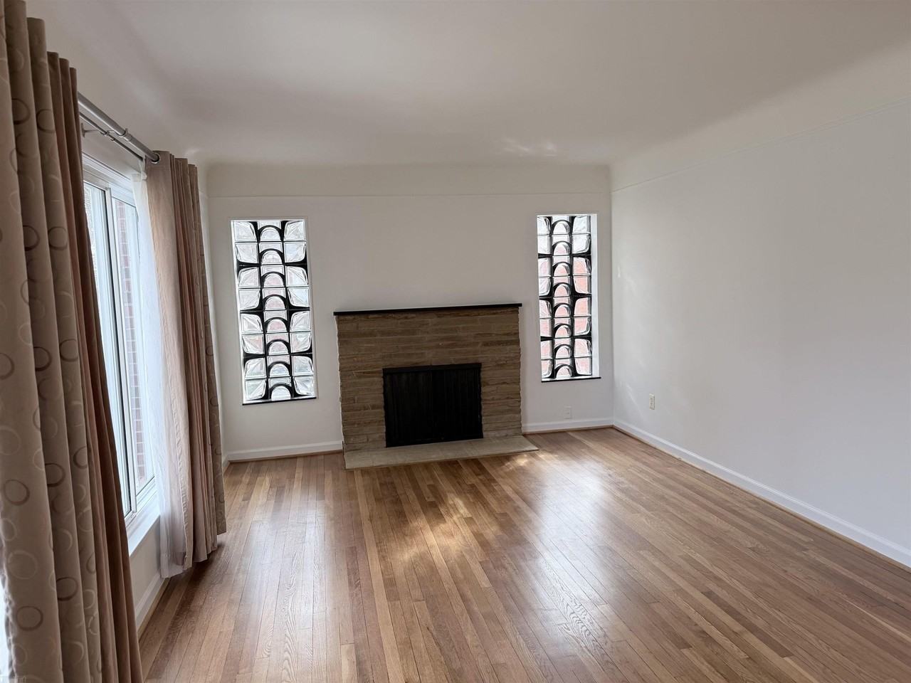 21810 Englehardt St - Photo 2 of 19