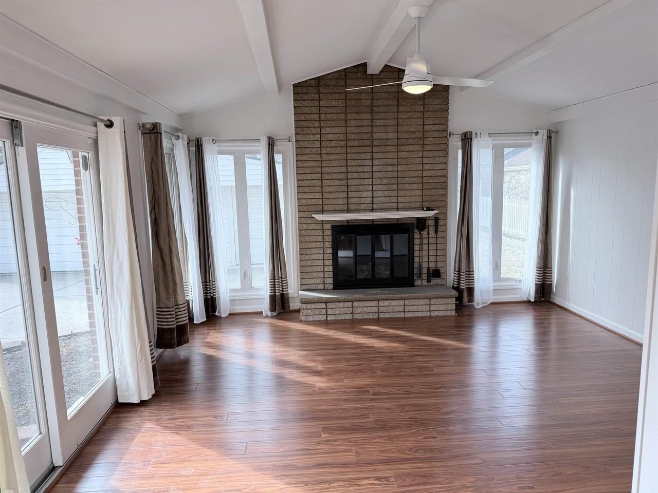 21810 Englehardt St - Photo 3 of 19