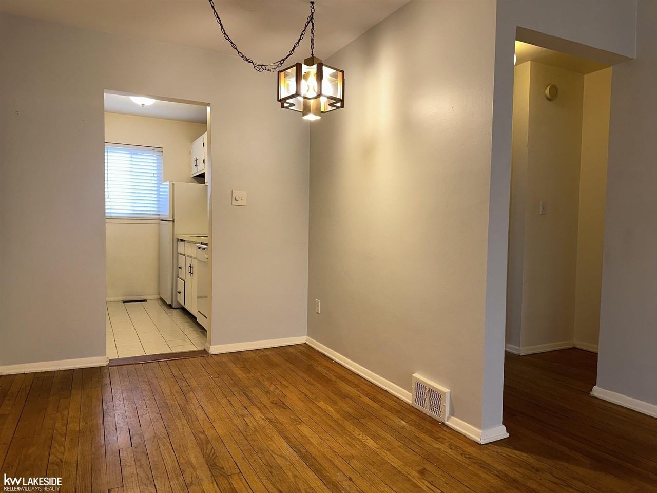 23313 Edsel Ford Ct - Photo 4 of 11