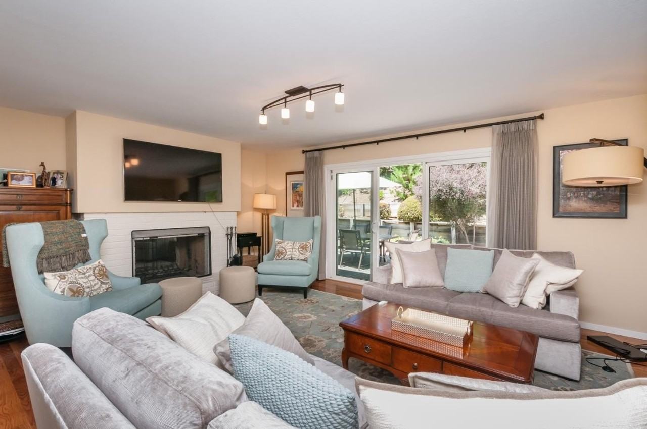 3032 Brittan Ave - Photo 2 of 12