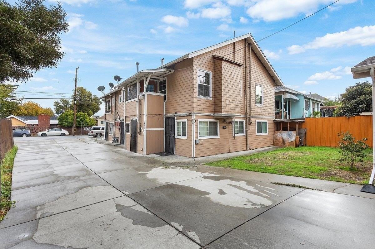 1809 38th Ave - Photo 2 of 8