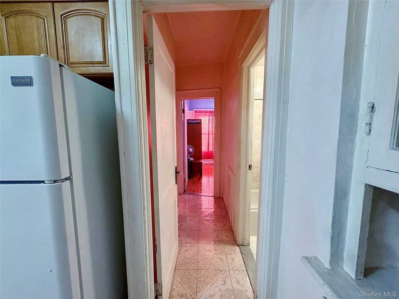 36 Eldert Ln 2nd Fl - Photo 4 of 8