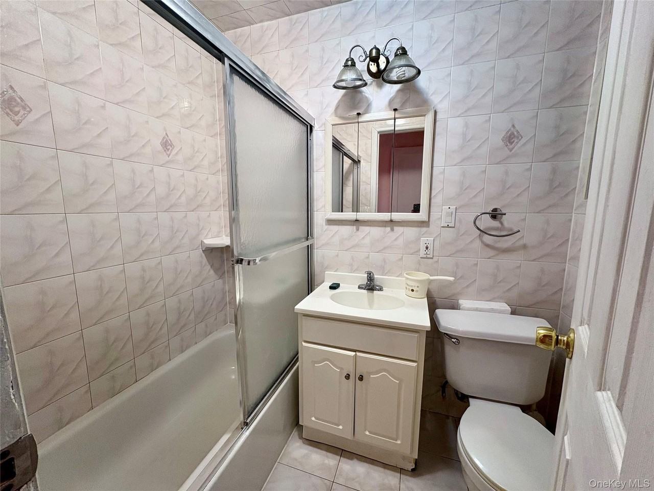 36 Eldert Ln 2nd Fl - Photo 5 of 8