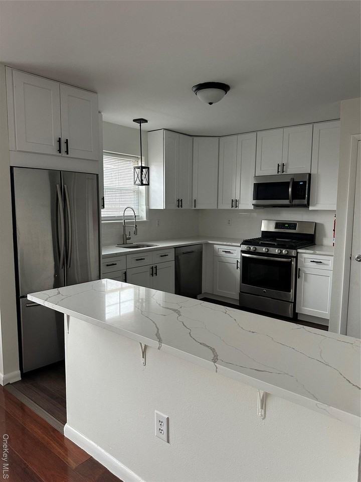 4 Marian Ct - Photo 4 of 18