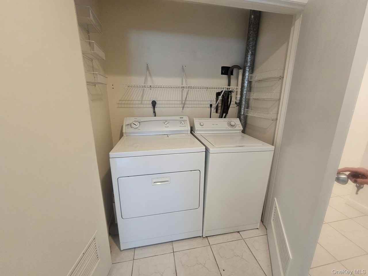 804 Hampshire Rd - Photo 7 of 13