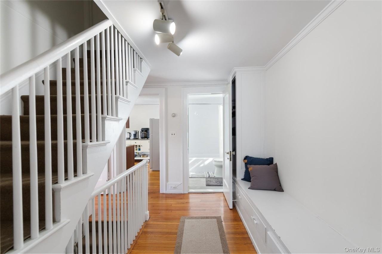 38 Forest Ave - Photo 3 of 14