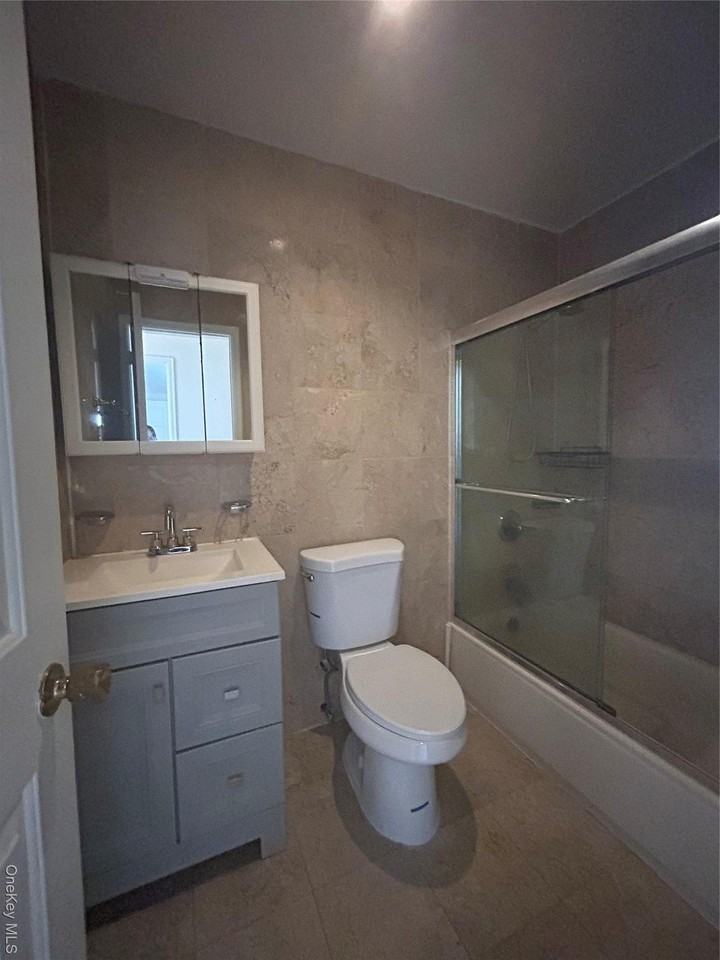 20238 47th Ave Unit 2floor - Photo 3 of 7