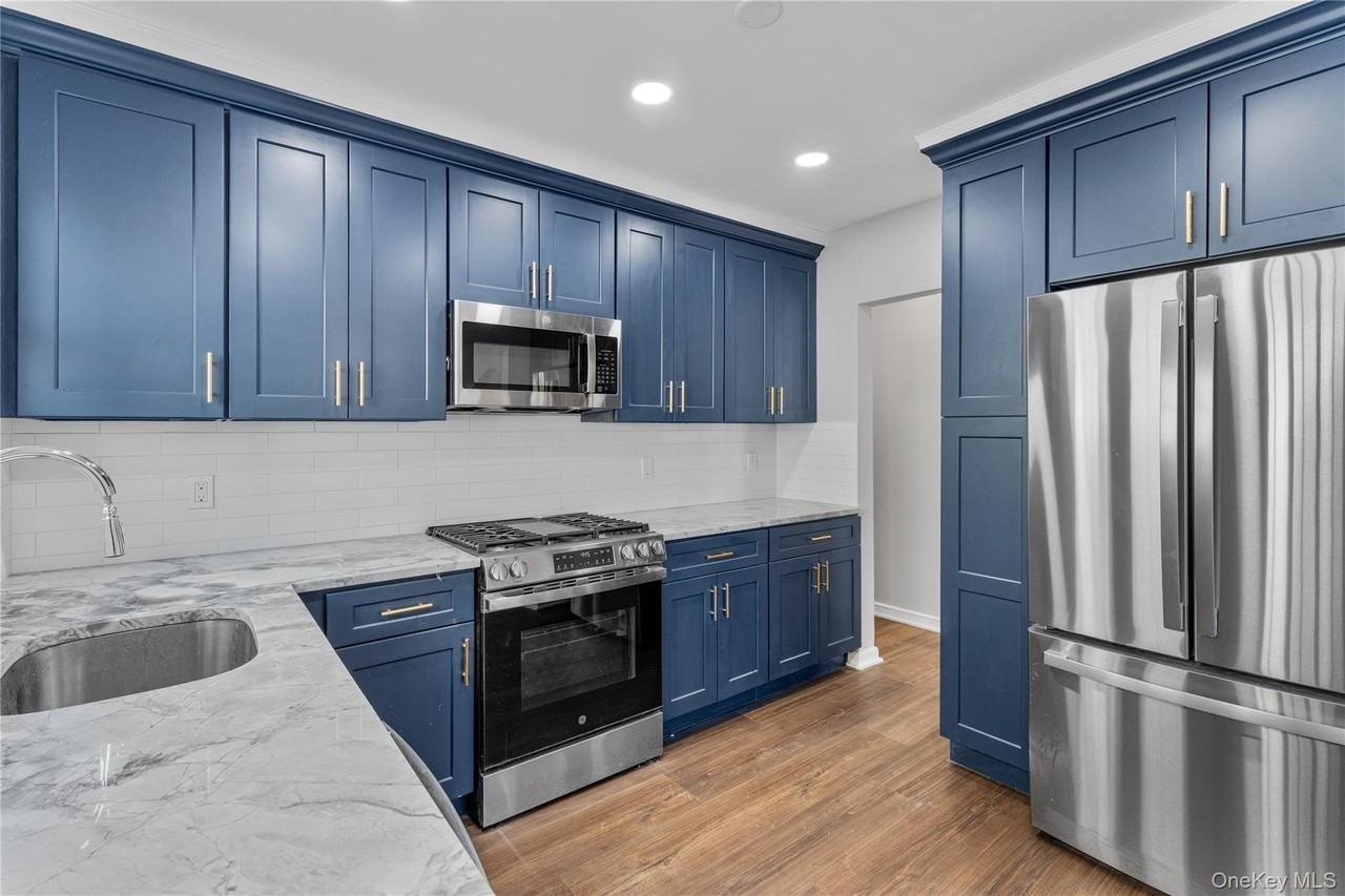 840 E Broadway - Photo 3 of 25