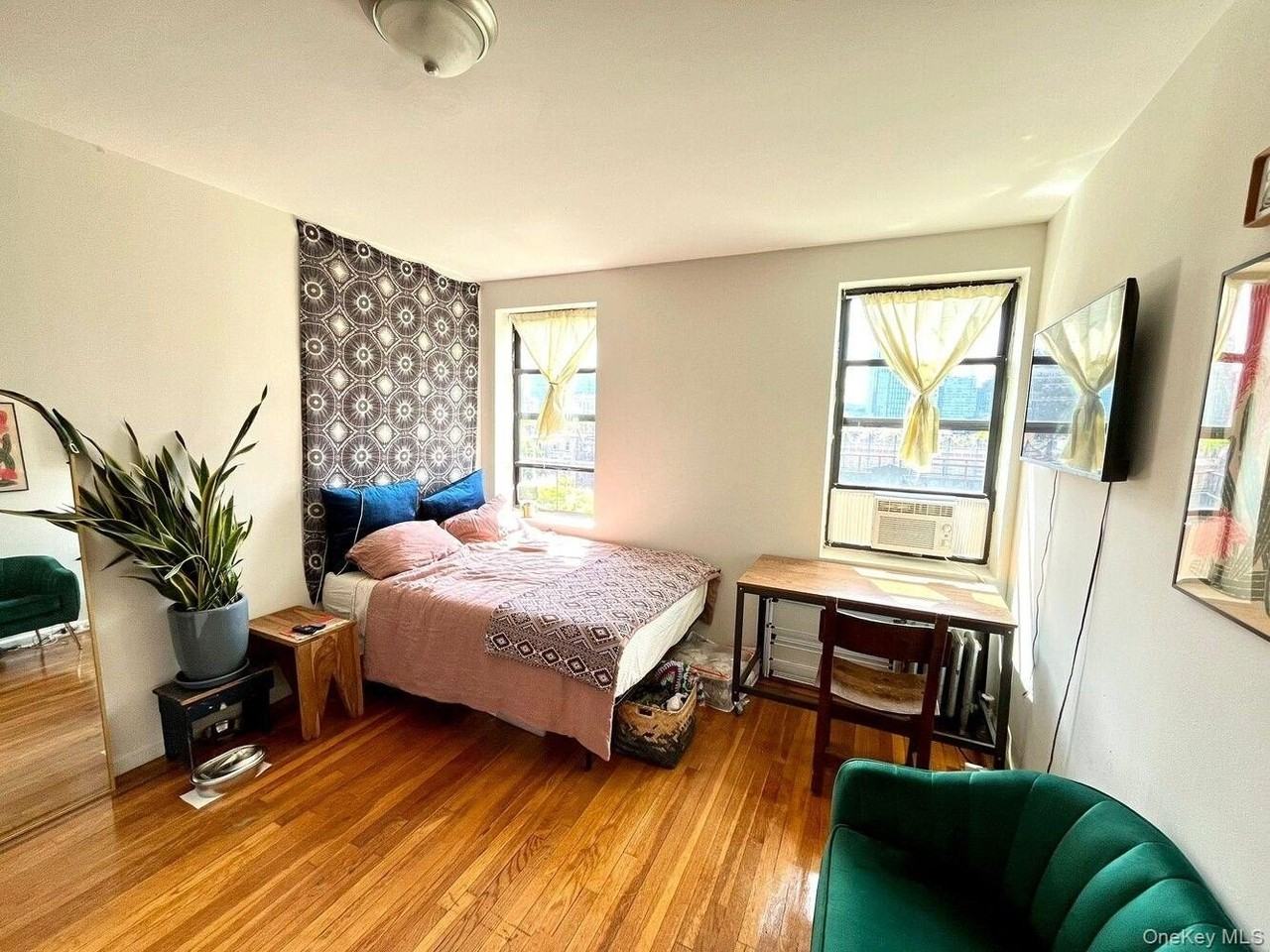 299 Adelphi St Apt 612 - Photo 2 of 7