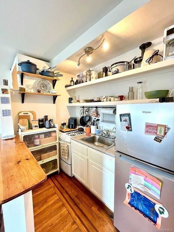 299 Adelphi St Apt 612 - Photo 5 of 7