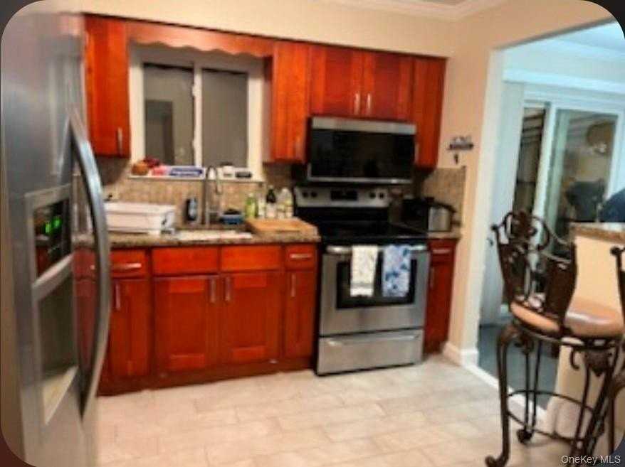 82 Clark St - Photo 2 of 11