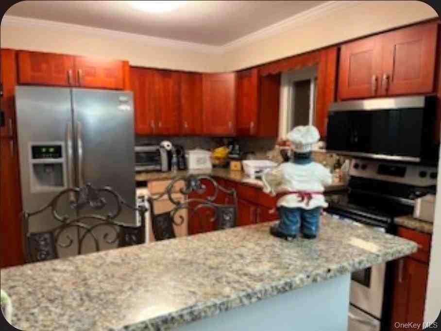 82 Clark St - Photo 3 of 11