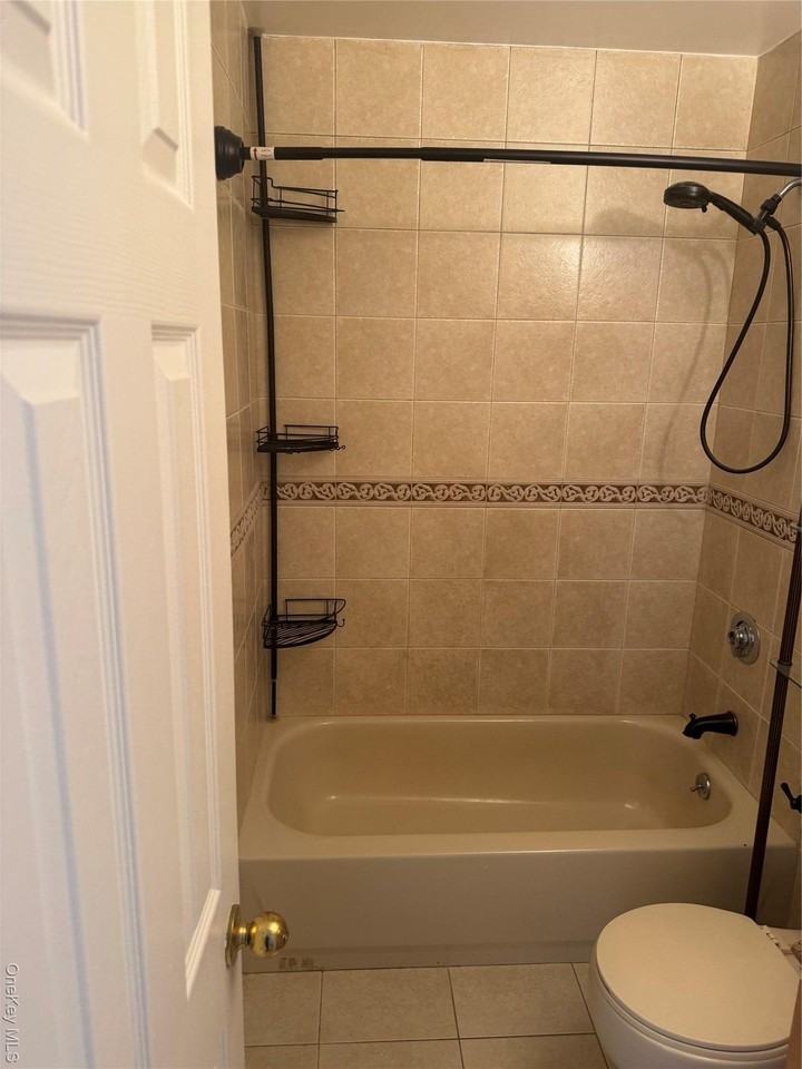 3177 Wissman Ave Unit 2 - Photo 2 of 7