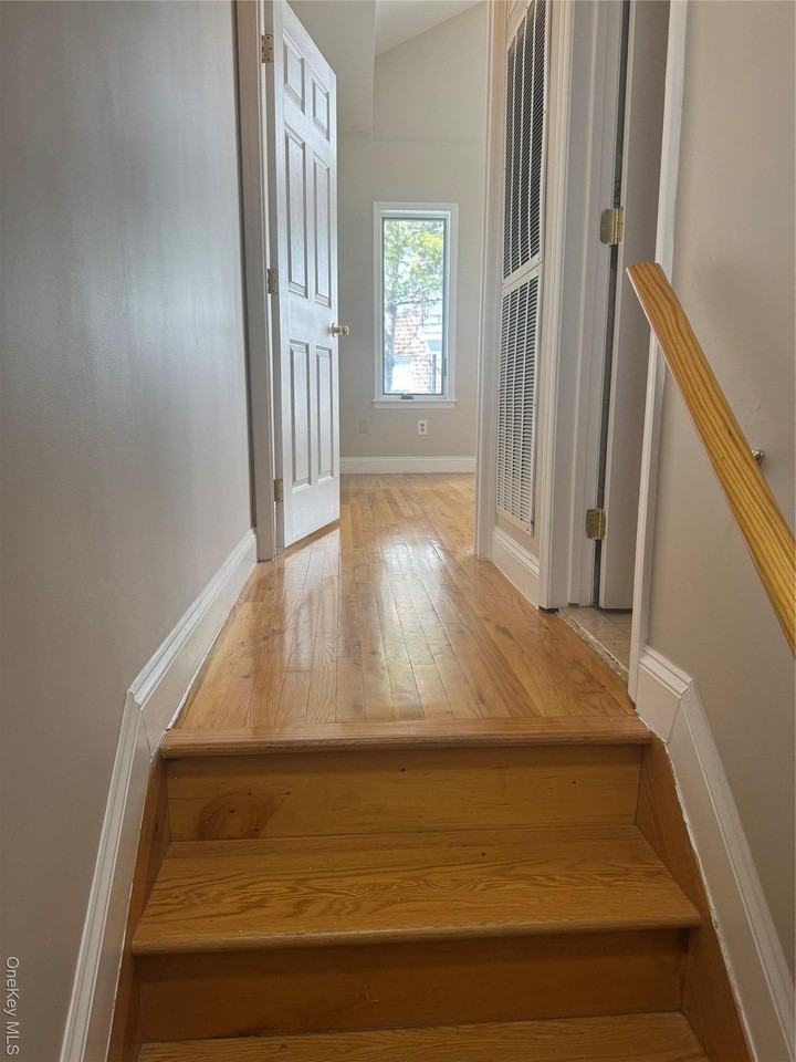 3177 Wissman Ave Unit 2 - Photo 4 of 7