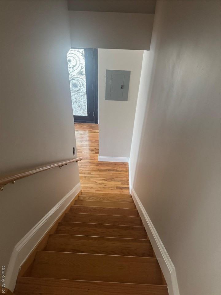 3177 Wissman Ave Unit 2 - Photo 5 of 7