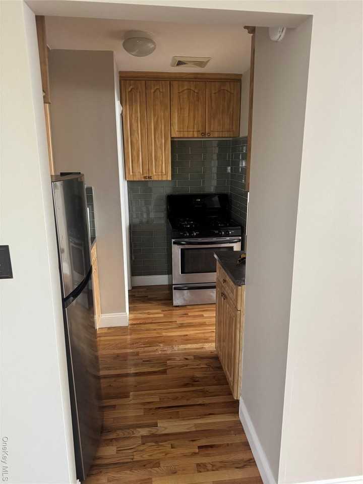 3177 Wissman Ave Unit 2 - Photo 6 of 7