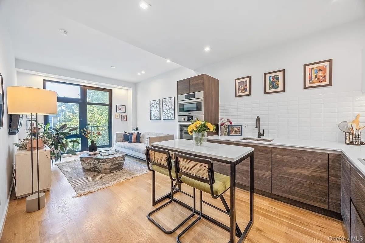 1110 Madison St Apt 3b - Photo 2 of 11