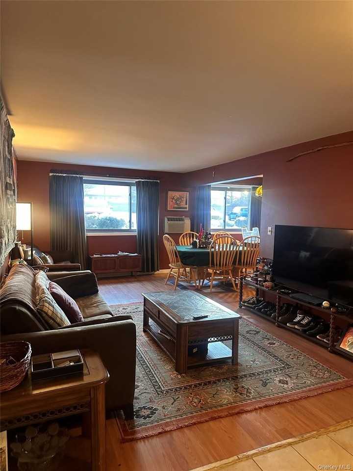 10 Oakwood Ter #50 - Photo 2 of 14