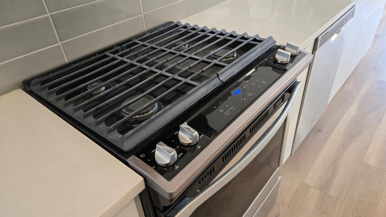 8150 207 Street - Photo 6 of 47