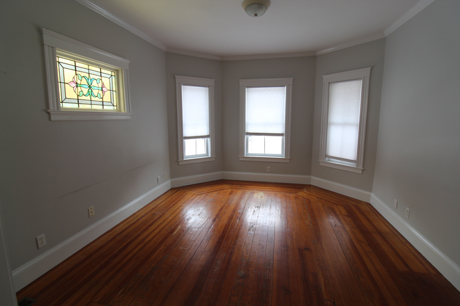 62 Elm St - Photo 4 of 8