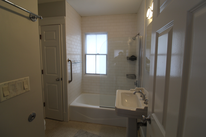 62 Elm St - Photo 5 of 8