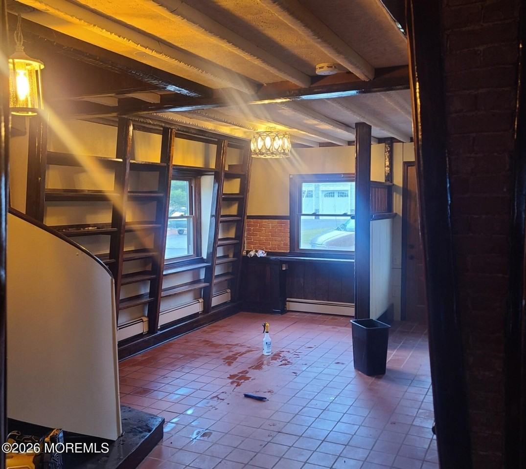 634 Point Ave - Photo 3 of 15