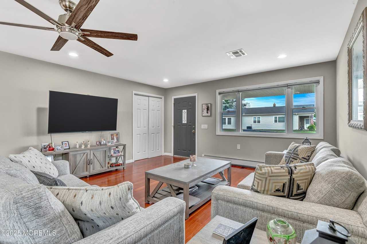 14 Santiago Dr W - Photo 7 of 28