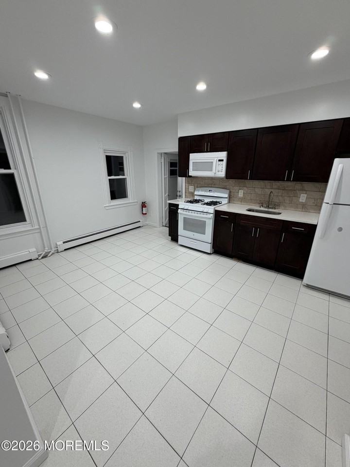 63 Norwood Ave Apt 1 - Photo 5 of 6