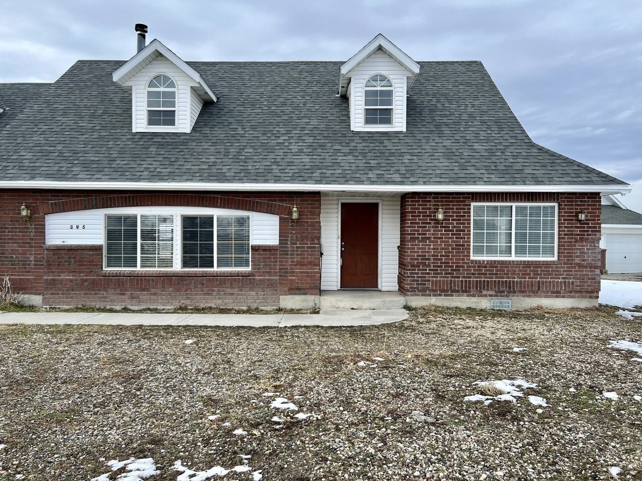 395 Blakeland Dr - Photo 3 of 48