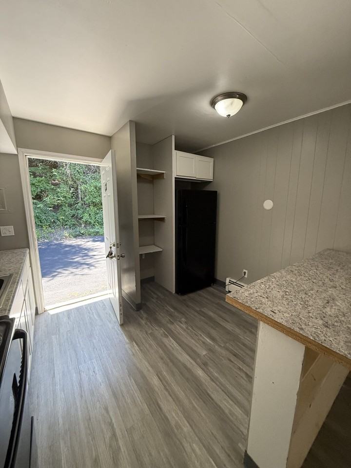 401 Smith StreetB8 #B8 - Photo 5 of 10