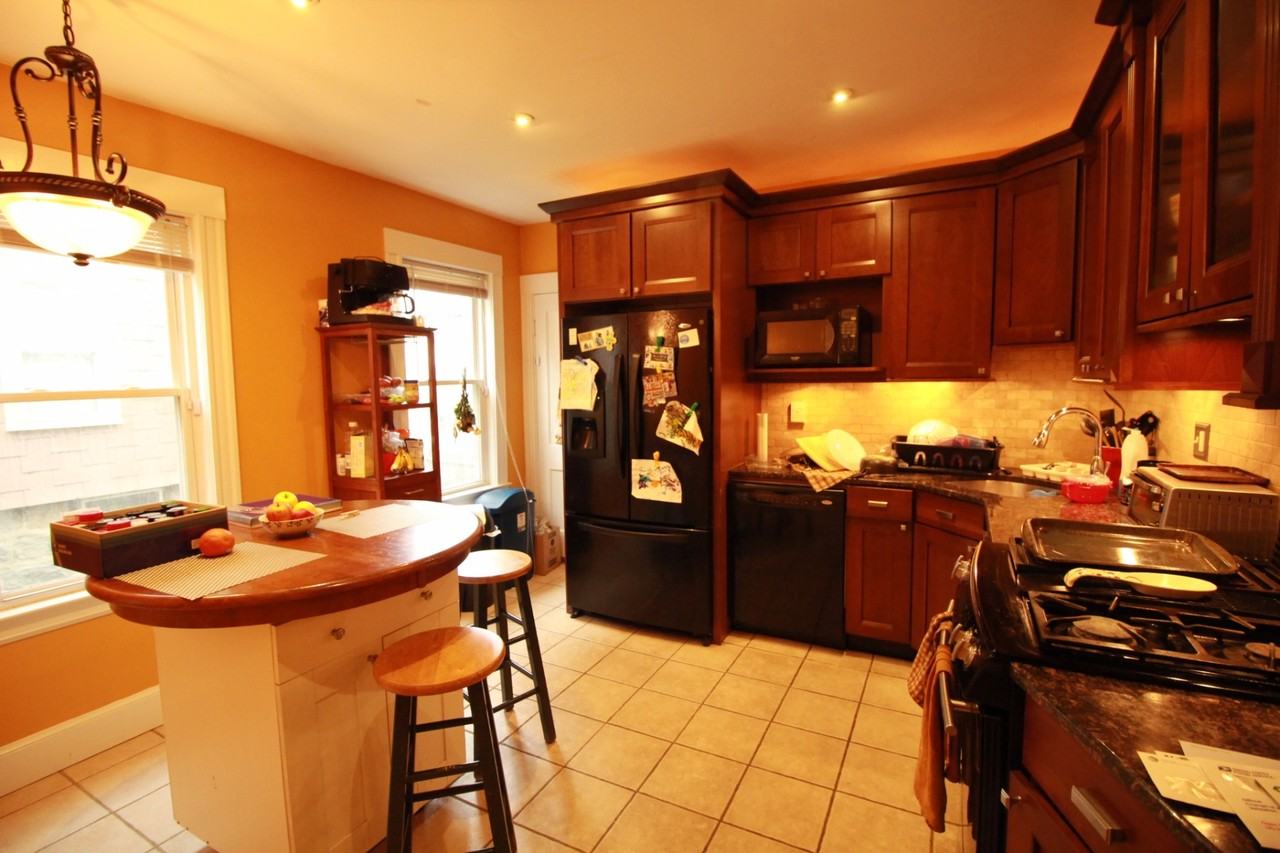 12 Becket St #1 - Photo 4 of 11