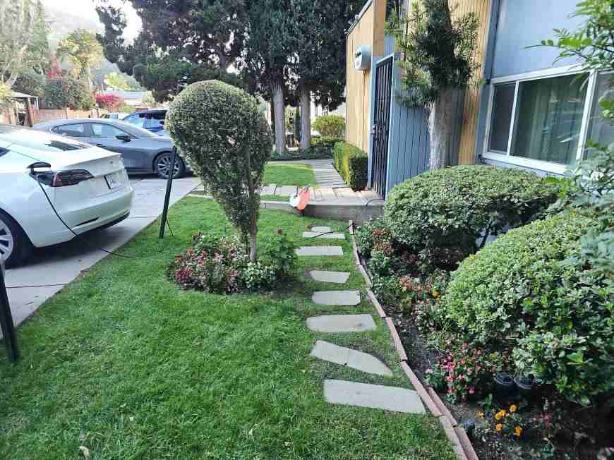 10917 Fruitland Dr - Photo 2 of 10