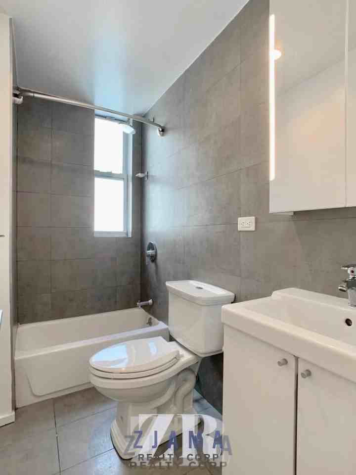 134 17th St - Photo 3 of 9