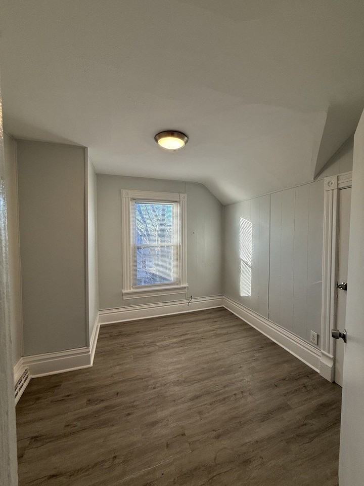 111 Center Avenue unit: Upper - Photo 6 of 7