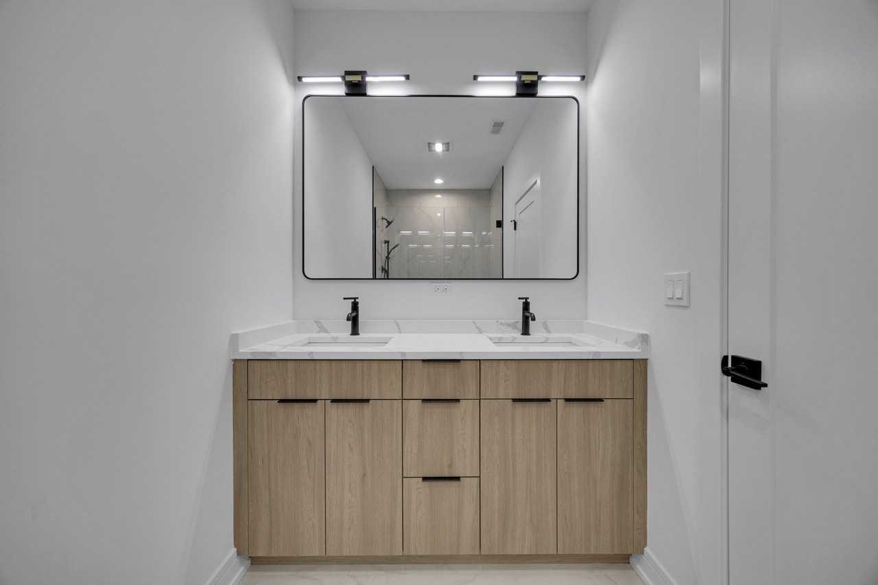 4629 S Michigan Ave Unit 2 - Photo 7 of 31