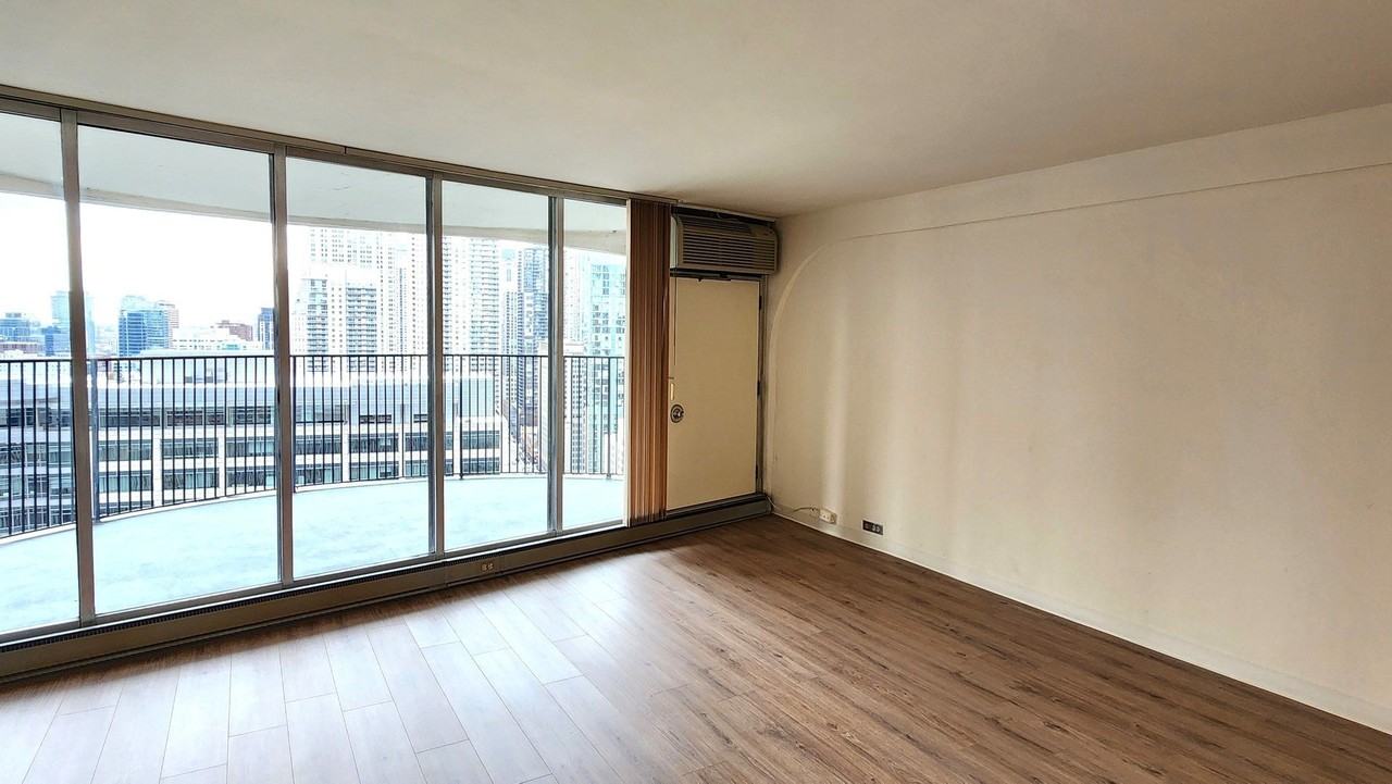 300 N State St Apt 3128 - Photo 3 of 23