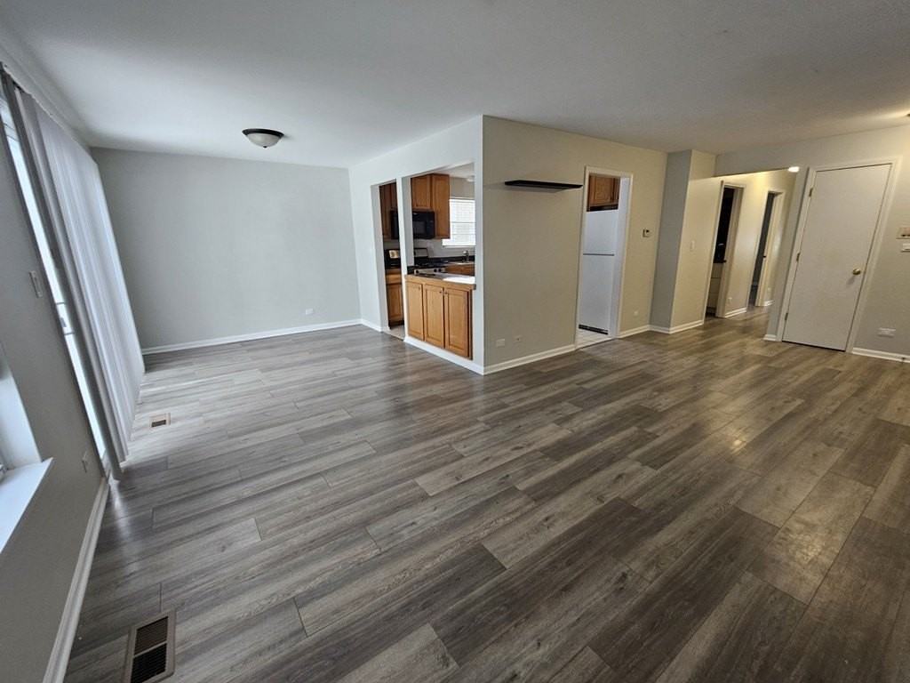 1241 Bradwell Ln Apt B - Photo 4 of 24