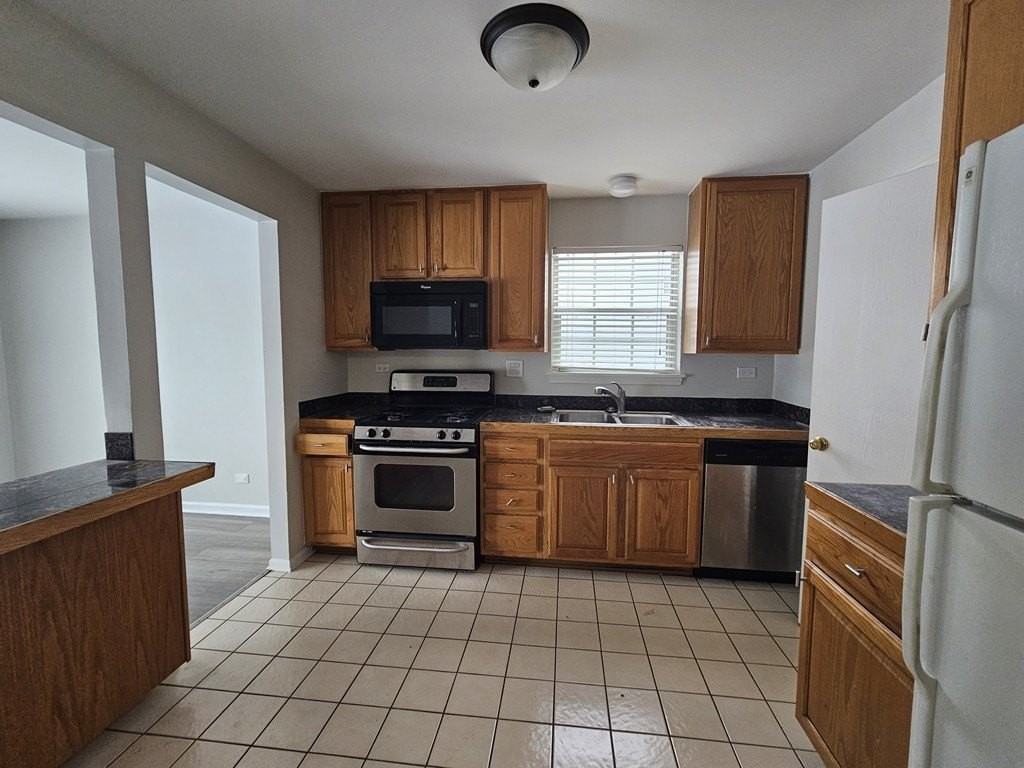 1241 Bradwell Ln Apt B - Photo 7 of 24