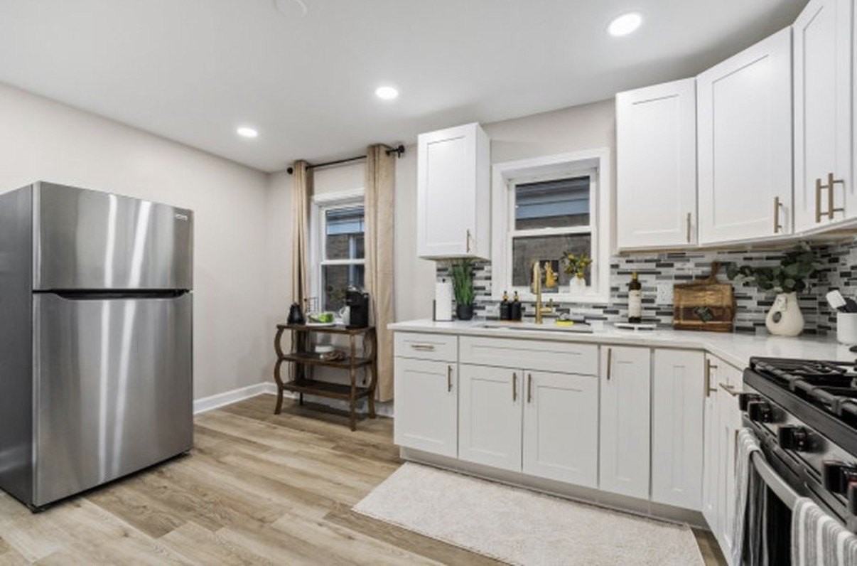 3222 S 52nd Ct - Photo 7 of 10